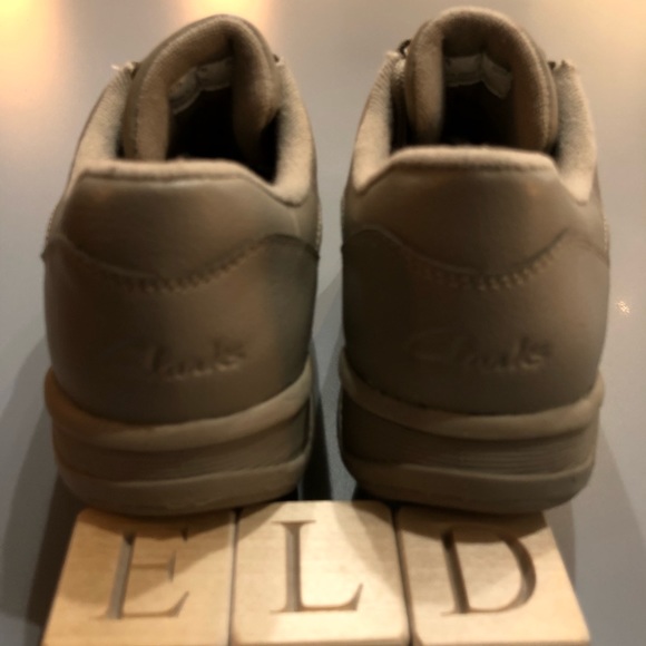 Clarks Women’s Leather Lace Up Walking Sneakers - Picture 5 of 8